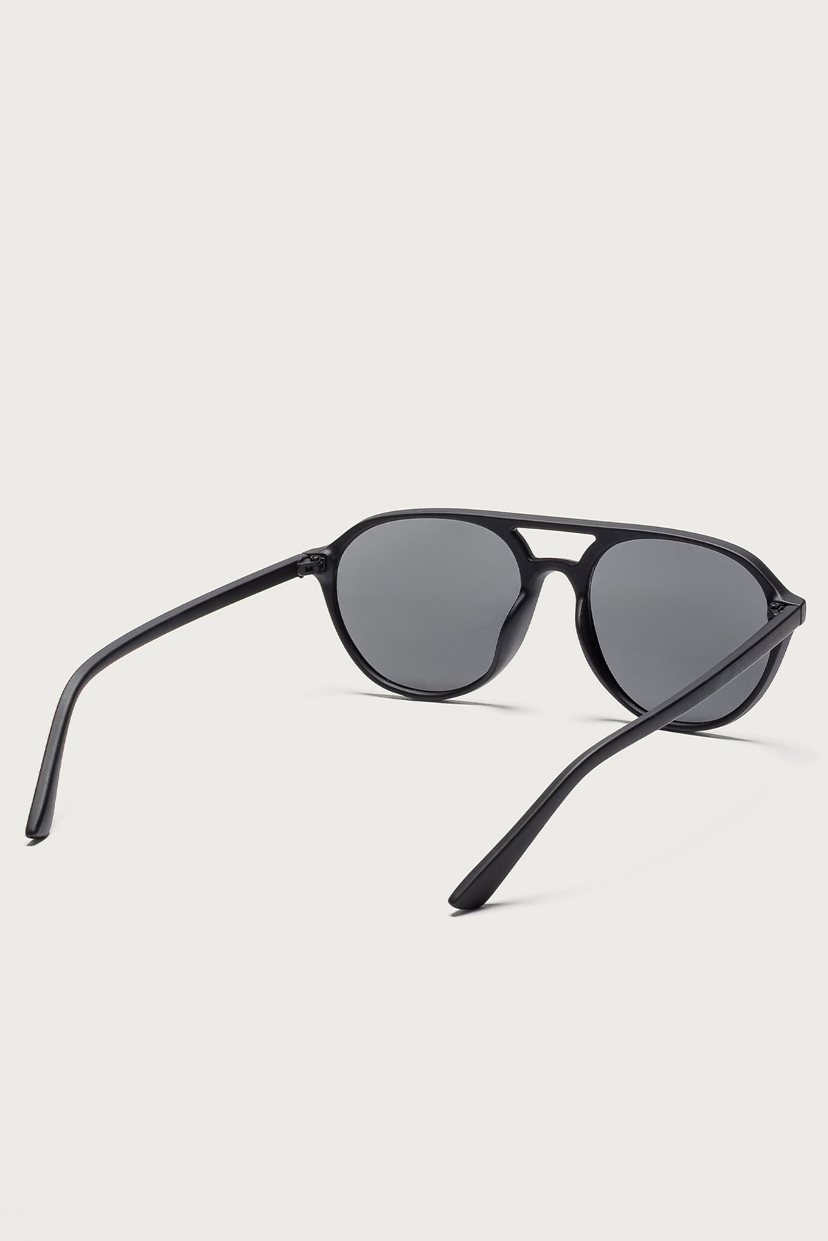 Jameela Round Sunglasses - Image 4