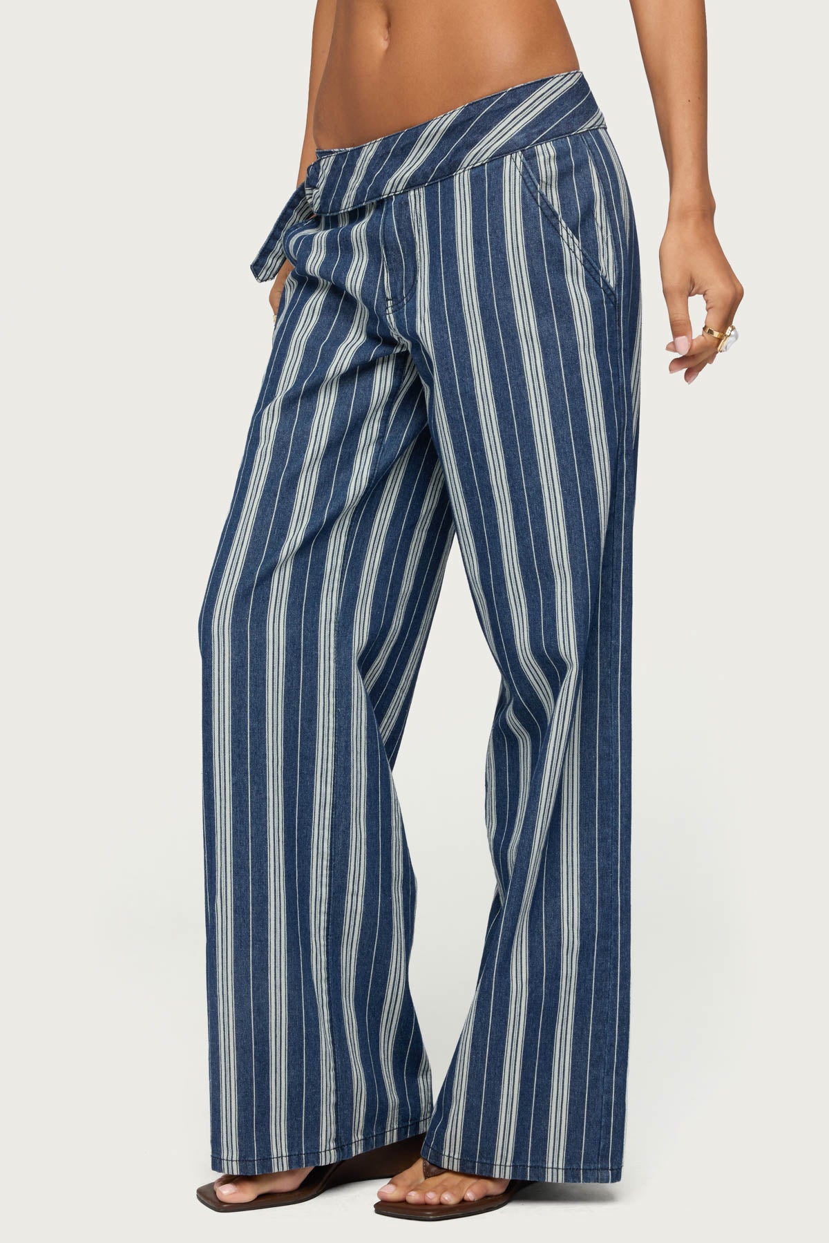 Belt Striped Low Rise Baggy Jeans - Image 4
